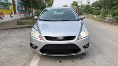 Ford Focus 2010 автомат серебристый