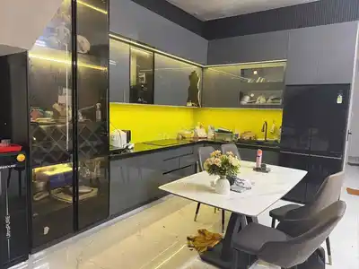 Новый красивый дом на улице Кхук Хао, 5 спален, супер цена
