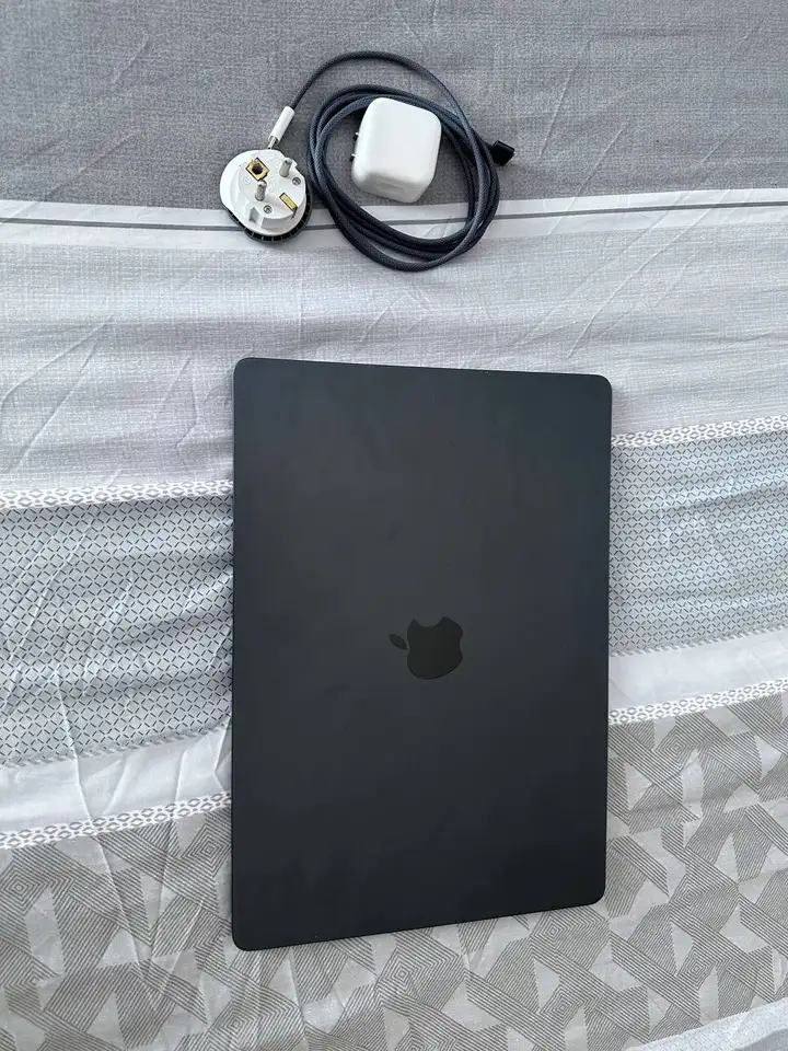 Apple MacBook Air 15" M5 16/512 ГБ