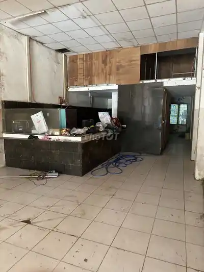 Дом на первой линии улицы Нин Тон