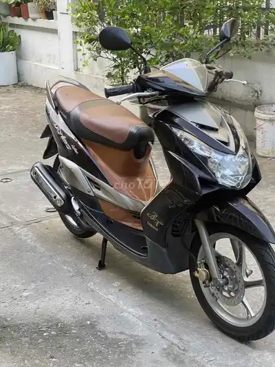 Скутер Yamaha Mio коричневый, черный