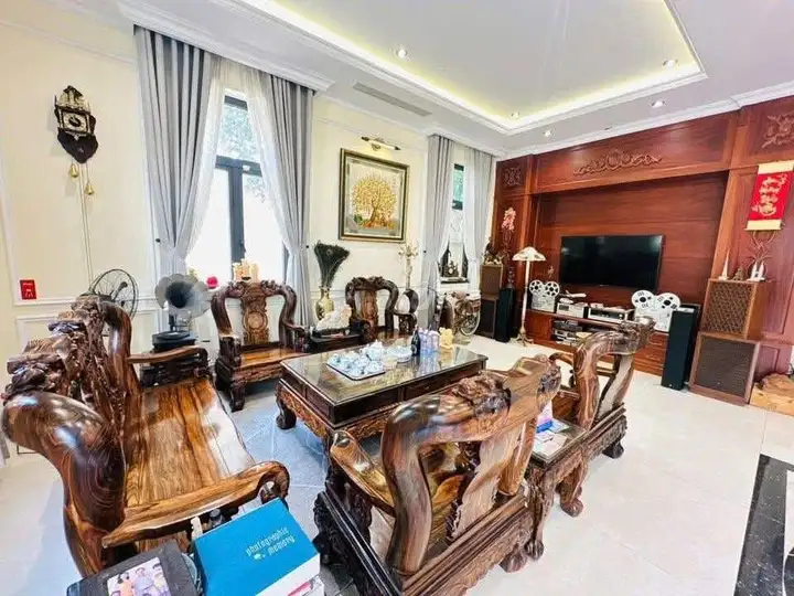 Продажа дома 207м2, 4 этажа, широкий фасад, Ван Куан - Ха Донг