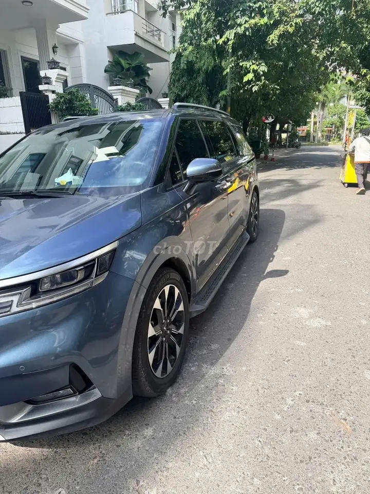 Kia Carnival KA4 2.2 AT FH7 синий