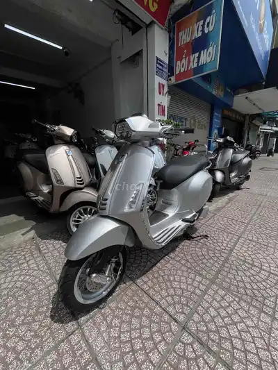 Piaggio Vespa Sprint 125 iGet ABS, светлое серебро