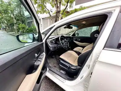 Kia Rondo 2017 Белый Автомат 100 тыс. км