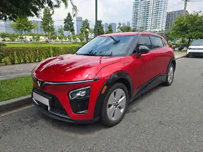 VINFAST VF7 S 2024 Батарея выкуплена, зарядка в комплекте, юрлицо, контрактный, пробег минимальный