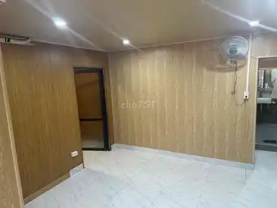 Первый этаж для бизнеса и проживания 3-4 человек