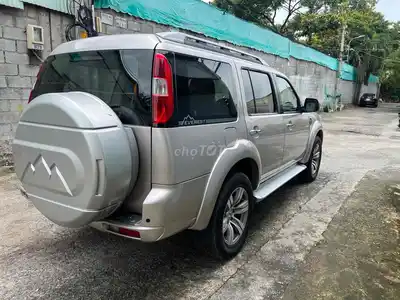 Ford Everest 2009 песочный 7 мест