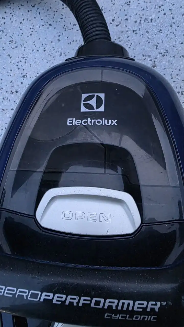 Пылесос Electrolux AeroPerformer Cyclonic Z9910EL