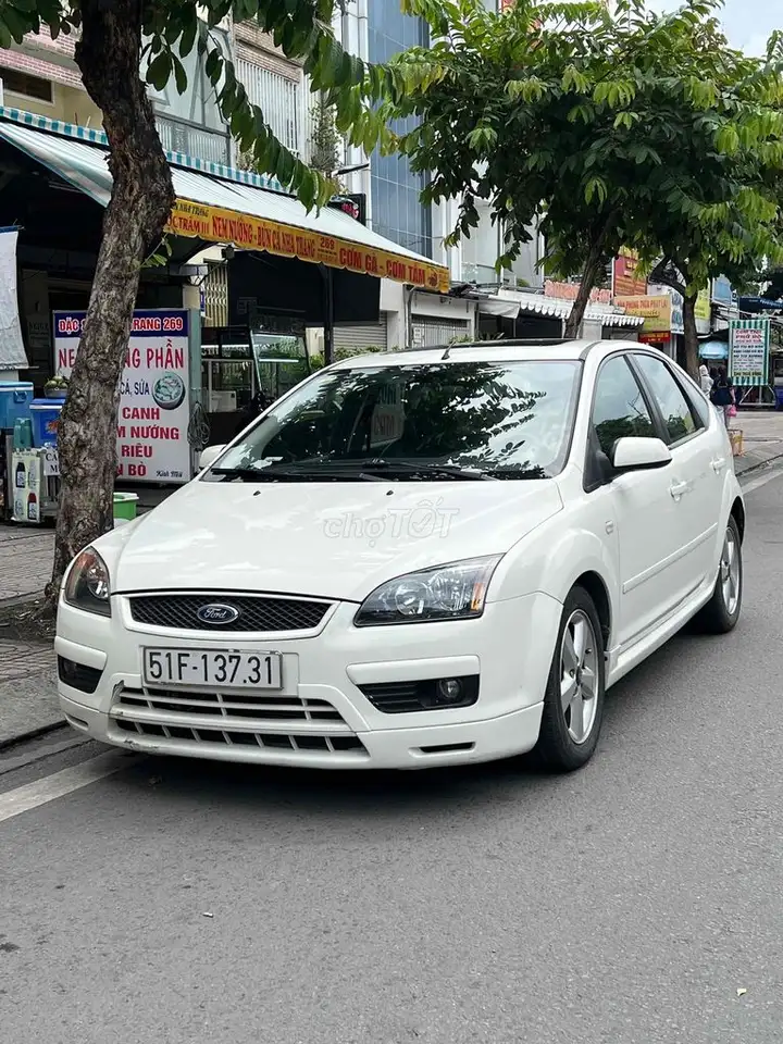 Ford Focus, белый, 5 мест