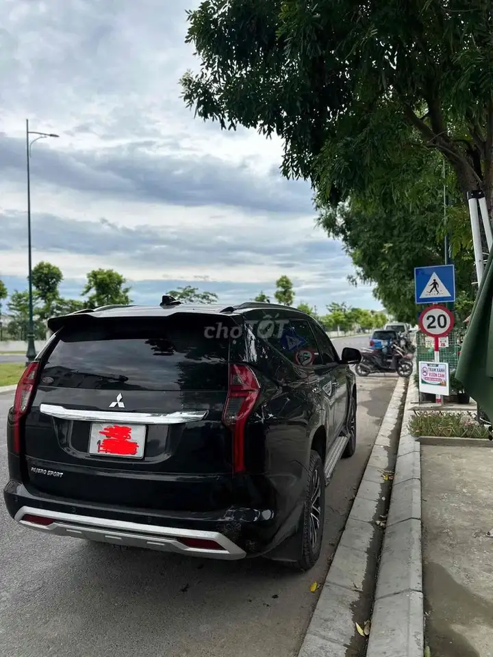Mitsubishi Pajero Sport 2021, 2WD, черный