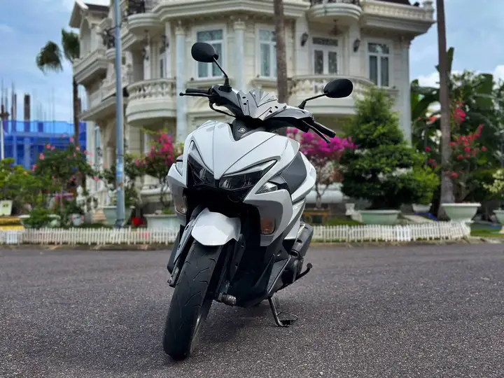 Yamaha NVX 2017