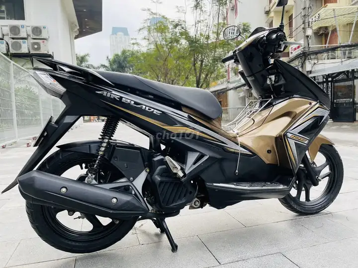 Honda Air Blade 125 2014 Золотой