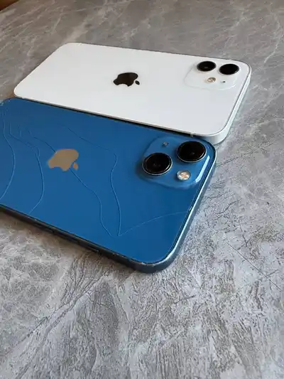 iPhone 12 64 ГБ, iPhone 13 128 ГБ