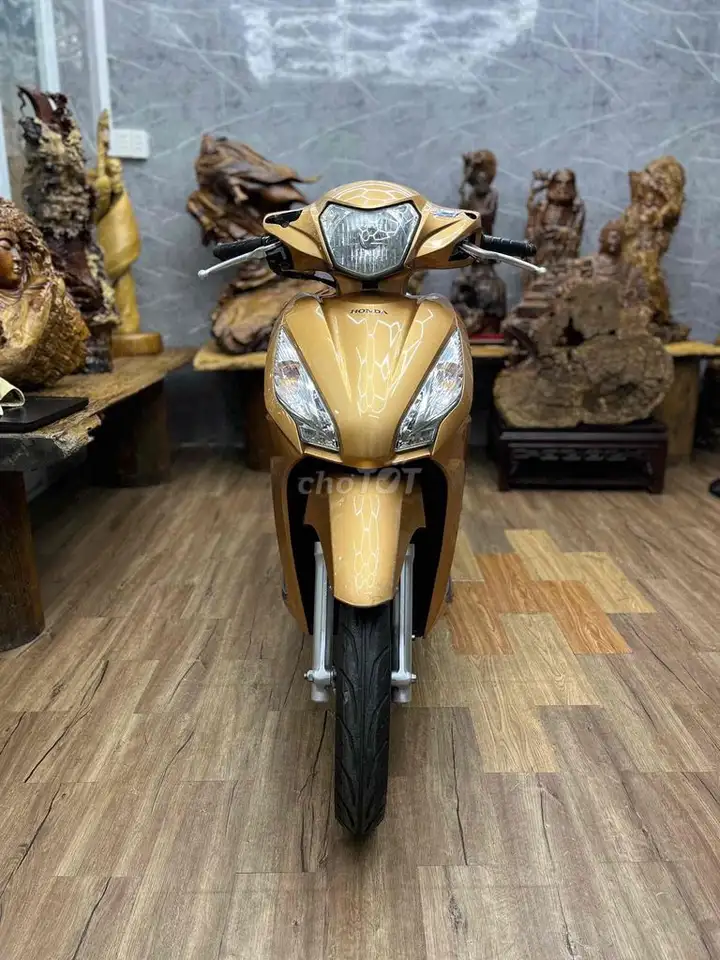 Honda Vision, номера Хошимина, в собственности, тихий двигатель