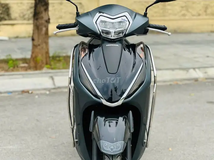 Honda Lead 125 ABS 2025 серый, отличное состояние, оригинал