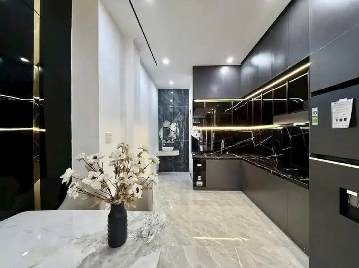 Аренда дома 3 этажа, 3 спальни, 3 WC
