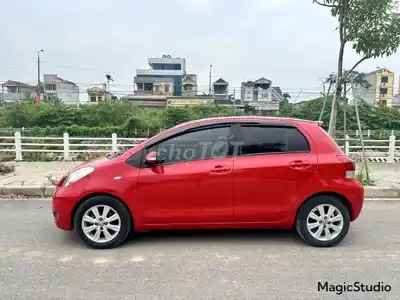 Toyota Yaris 1.5 AT 2009 красная из Японии