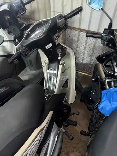 Волновой поезд Lifan белый