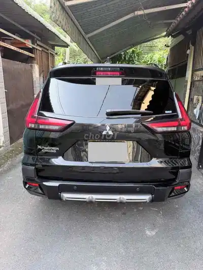 Mitsubishi Xpander Cross 2023 чёрный 46000 км