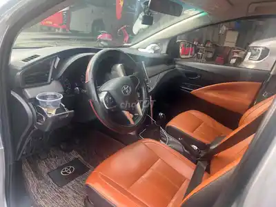 Toyota Innova 2018 E MT МКПП Серебристый