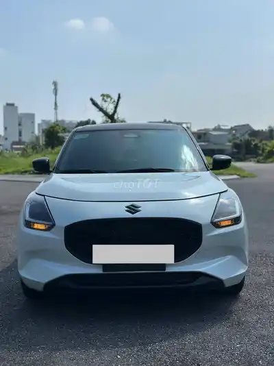 Suzuki Swift 2025 1.2CVT Hybrid Белый 8.000 км