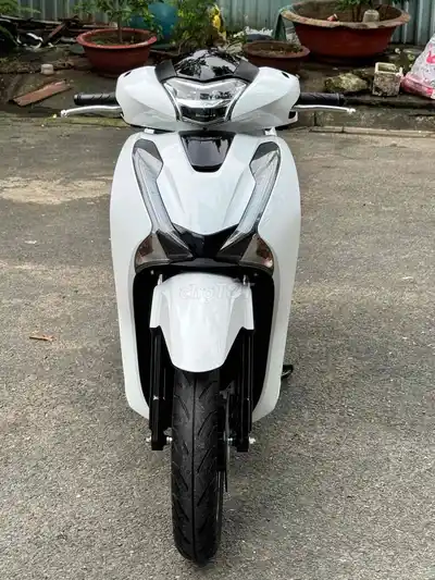 Honda SH 150i ABS 2018 бело-черный спортивный