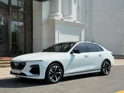VinFast Lux A 2.0 Turbo 2022 Белый 35000 км