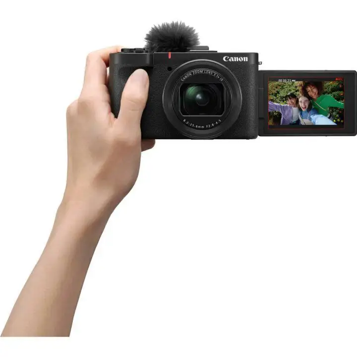 Игровой ноутбук Colorful X15-AT 22 и набор контент-мейкера Canon PowerShot V1