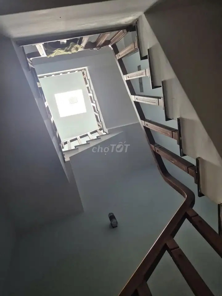 Дом 3 этажа, 100 м², парковка, ул. 7,5 м, Ныт Чы Май