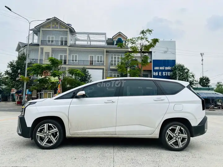 Hyundai Stargazer Premium, белый