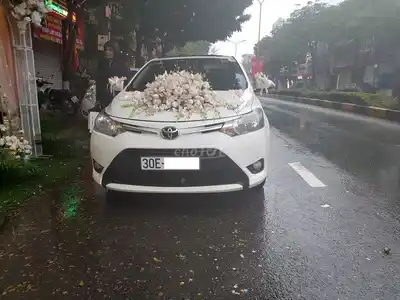 Белые детали Toyota Vios 2017 в Ханое