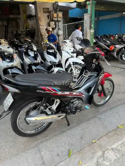 Honda Blade 2022 черно-красный