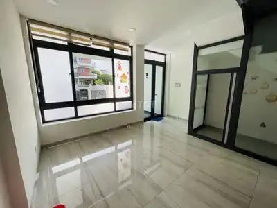 Целый дом 5x20м Vạn Phúc City (без лифта) – с офисной мебелью