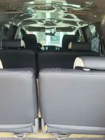 Toyota Innova 2016, 8 мест, белая