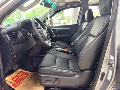 Toyota Fortuner 2024 2.4G AT, серебристый, 63 739 км