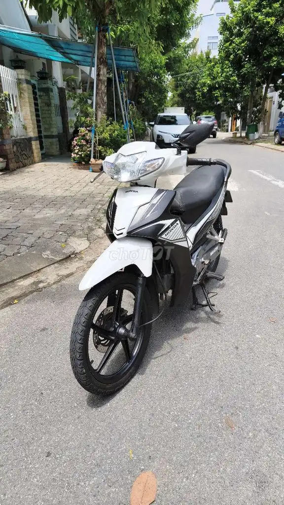 Honda Wave Blade свежий год отличное состояние мощная тихая номерах 43