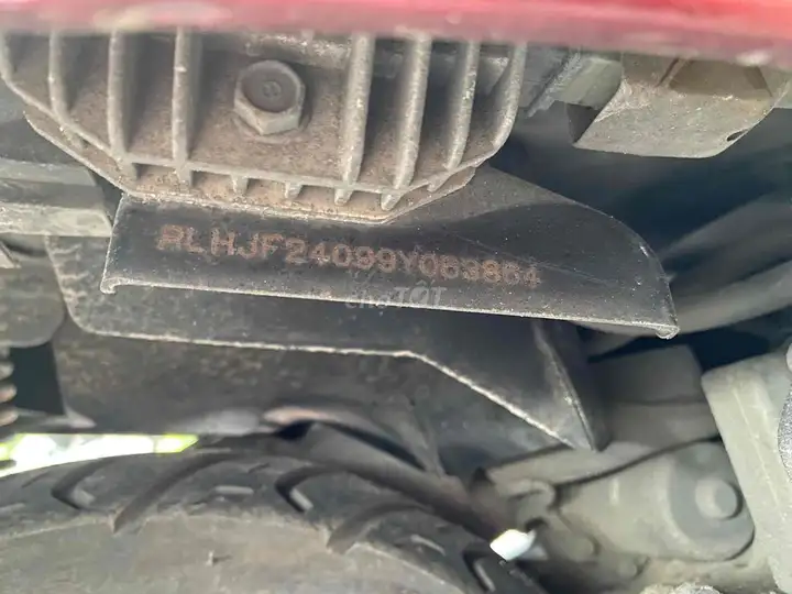 Honda Lead красный скутер
