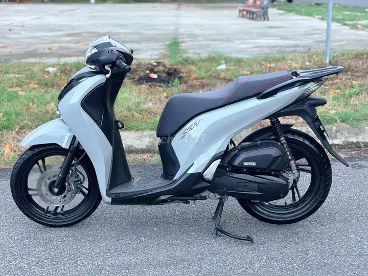Honda SH 2018 «Серый цемент», номер 43, я собственник