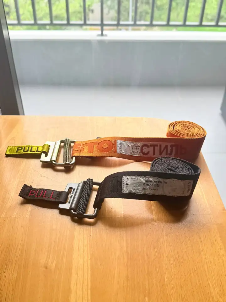 Личные вещи: Insta360, iPhone, Nike, Jordan, куртки, часы, ремни, Yeezy, BE@RBRICK