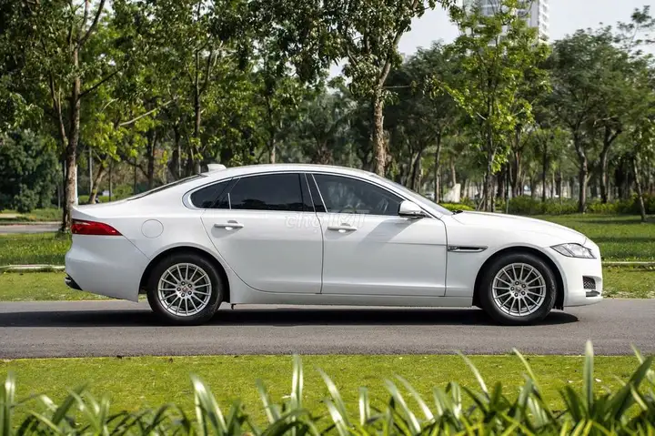 Jaguar XF Pure 2017 - 40 000 миль