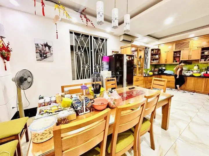 Дом в Бо Де, Лонгбьен, 5 этажей, 100м2, парковка у озера