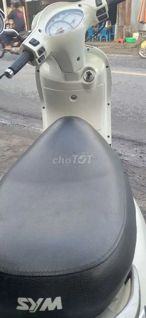 SYM Attila белый