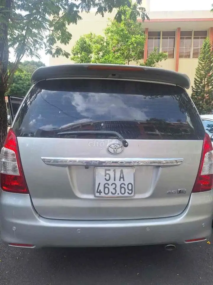Toyota Innova 2012 Механика Серебристый