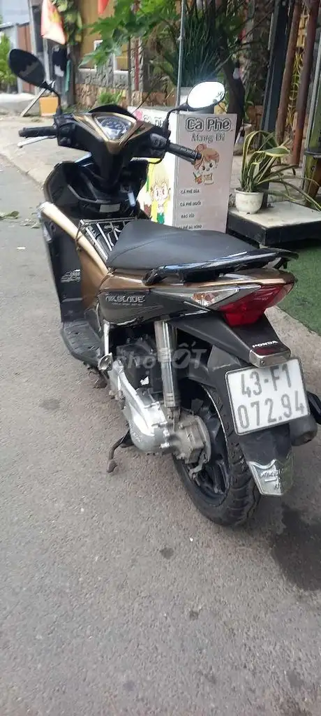 Honda Air Blade Fi черный с золотыми вставками