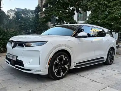 VinFast VF9 Plus 6S 2025, белый, 6 мест