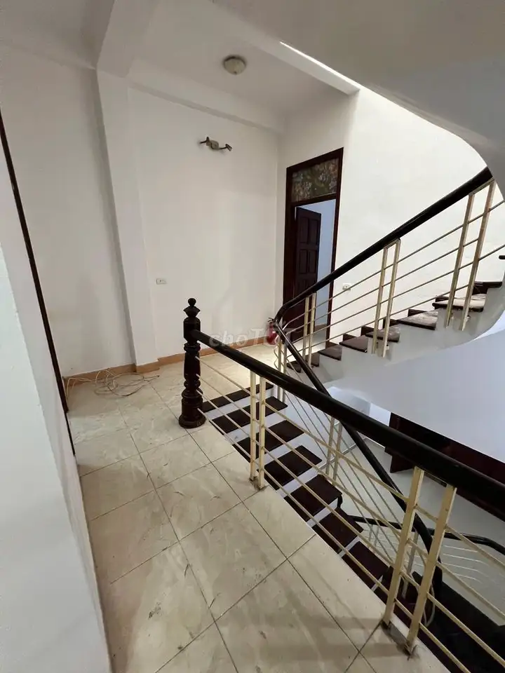 Nhà cho thuê 65m2 Xuân La, 4PN, 13tr