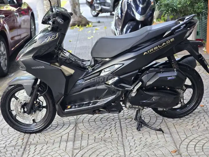 Honda Air Blade 125 4V Sport, матовый черный, максимальная комплектация