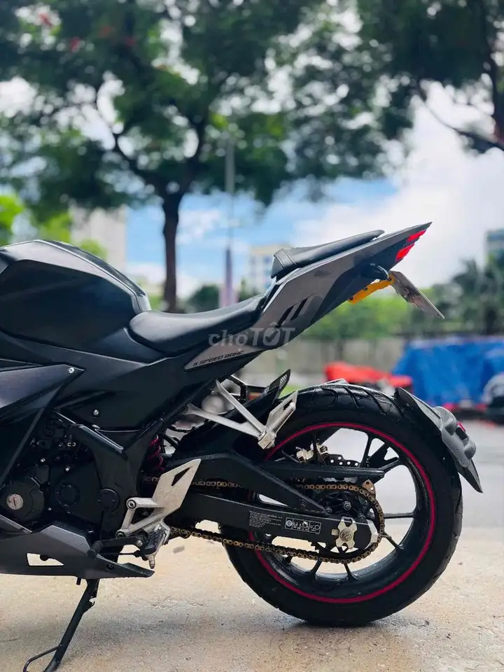 Honda CBR 150 ABS 2023, черный, отличное состояние