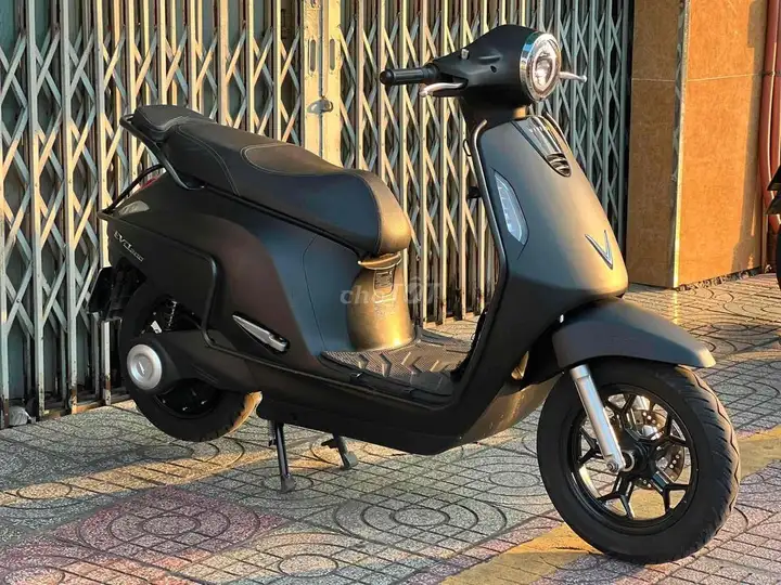 Электроскутер VinFast Evo200 2025 Черный 7 000 км